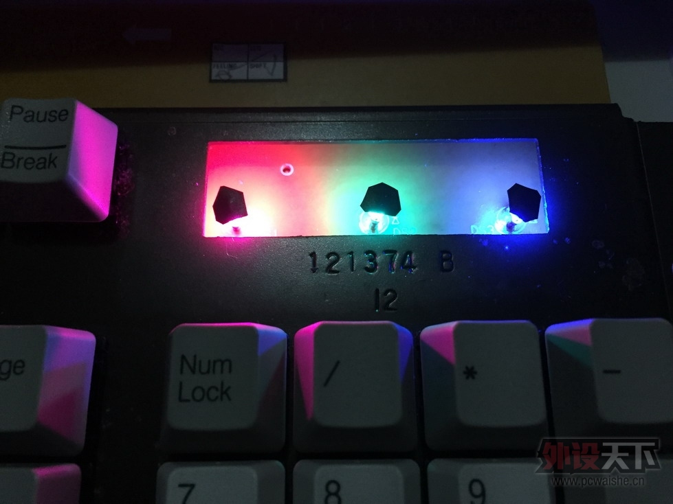 ŭ�������뻻��MICRO USB�ļ��߷��룬��̹��ڽ��ߵ����⣬�������������