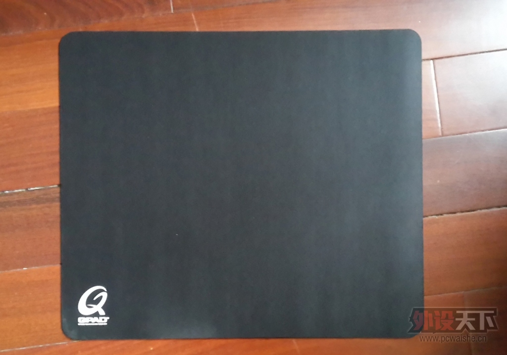 qpad UC 44   90Ԫ