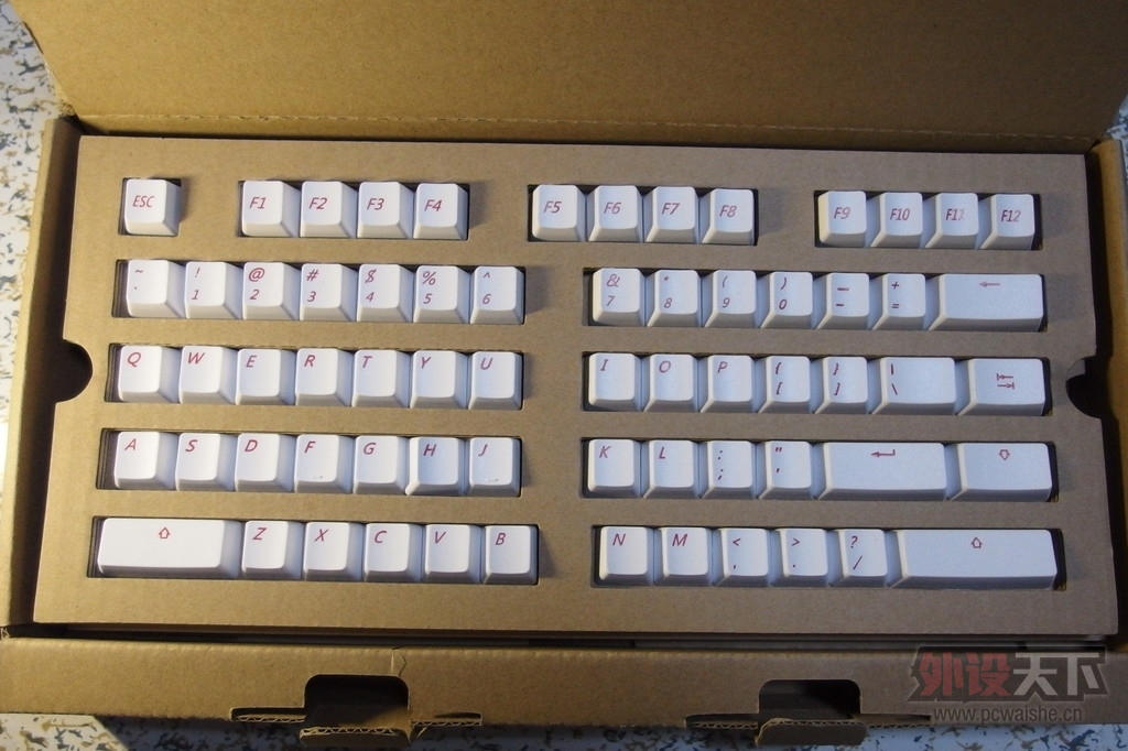 �ѳ������ա�IKBC F104 �����е����+PBT�׵׺��ּ�ñ ���㻦���˳��