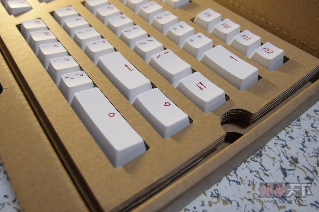 �ѳ������ա�IKBC F104 �����е����+PBT�׵׺��ּ�ñ ���㻦���˳��
