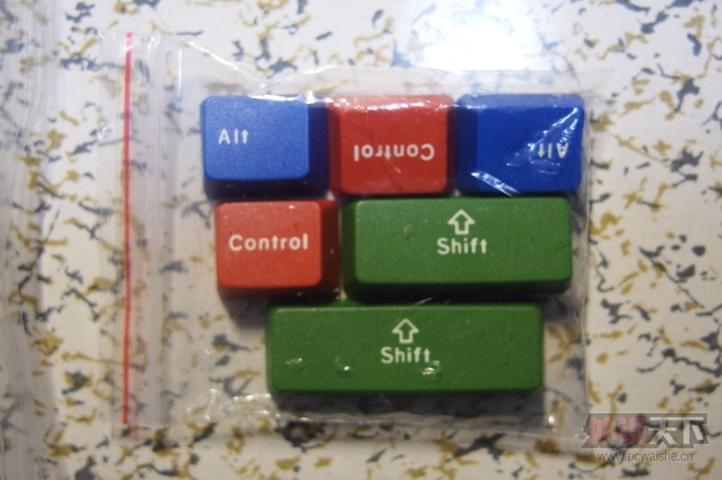 �ѳ������ա�IKBC F104 �����е����+PBT�׵׺��ּ�ñ ���㻦���˳��