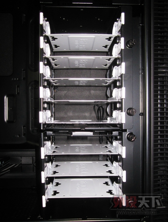 ��ŷ�ŵ������ѧ����Ի���������ںϡ���Fractal Design Define R5����[ԭ��]