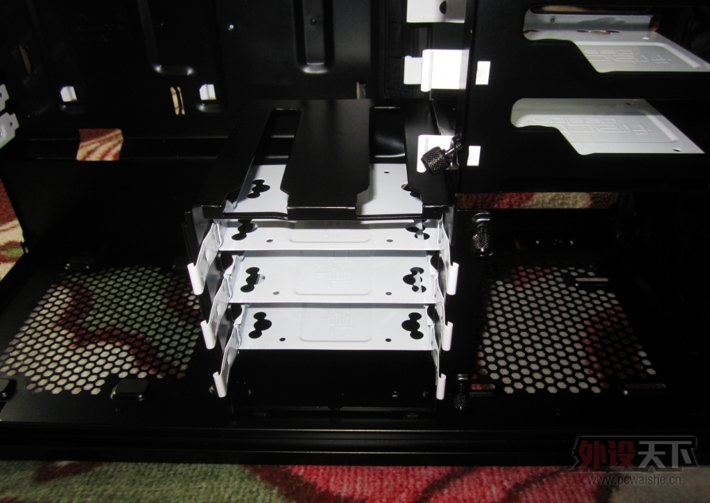 ��ŷ�ŵ������ѧ����Ի���������ںϡ���Fractal Design Define R5����[ԭ��]