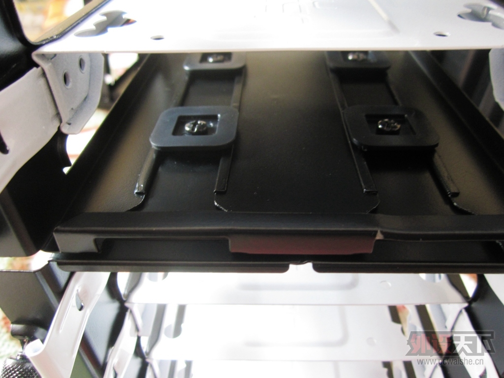 ��ŷ�ŵ������ѧ����Ի���������ںϡ���Fractal Design Define R5����[ԭ��]