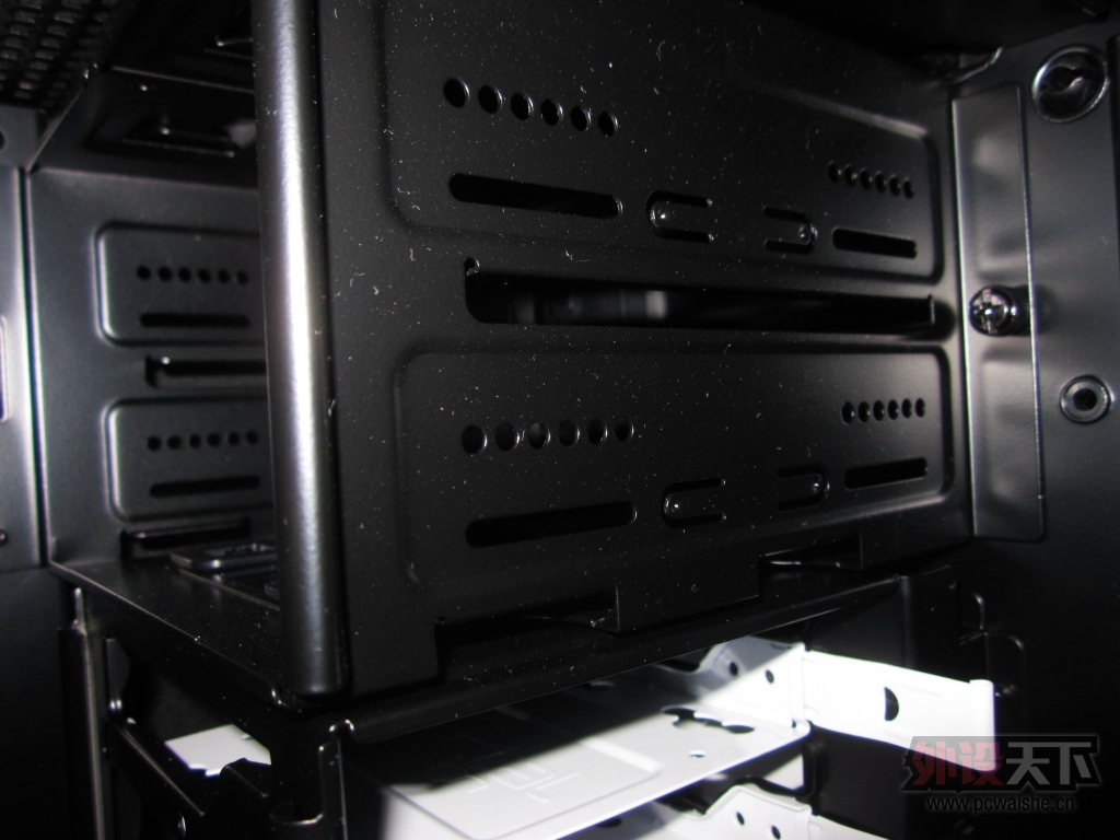 ��ŷ�ŵ������ѧ����Ի���������ںϡ���Fractal Design Define R5����[ԭ��]
