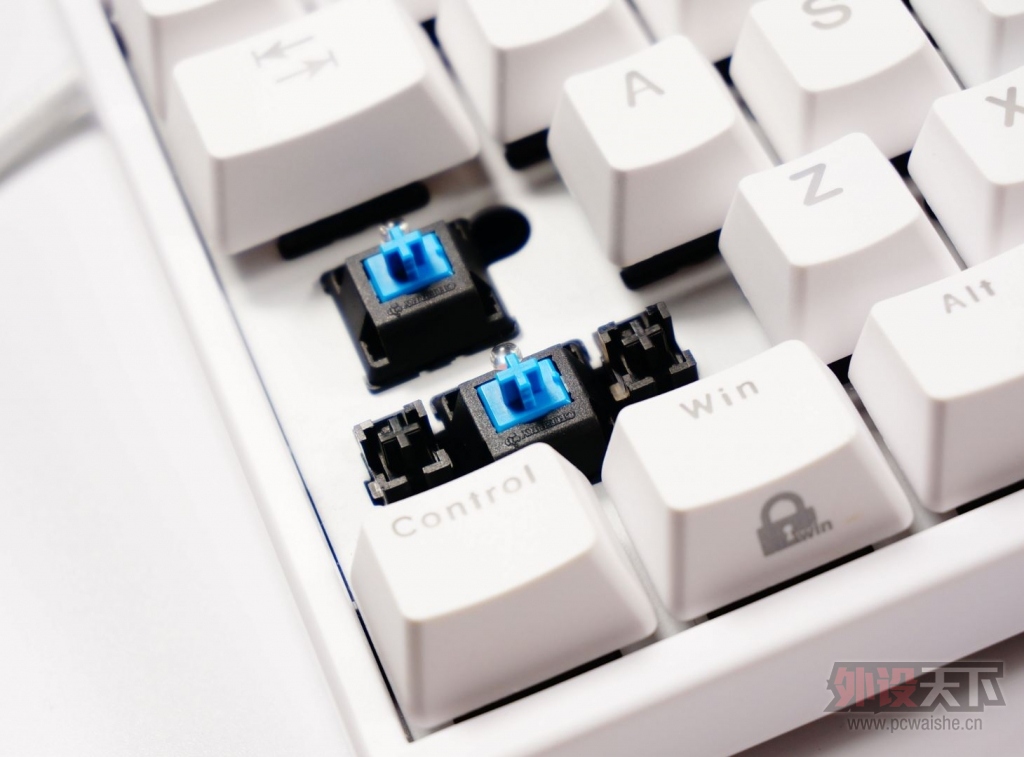 �޷��ֿ����ջ󡪡�kbc  G104��ɫ͸�⿪��