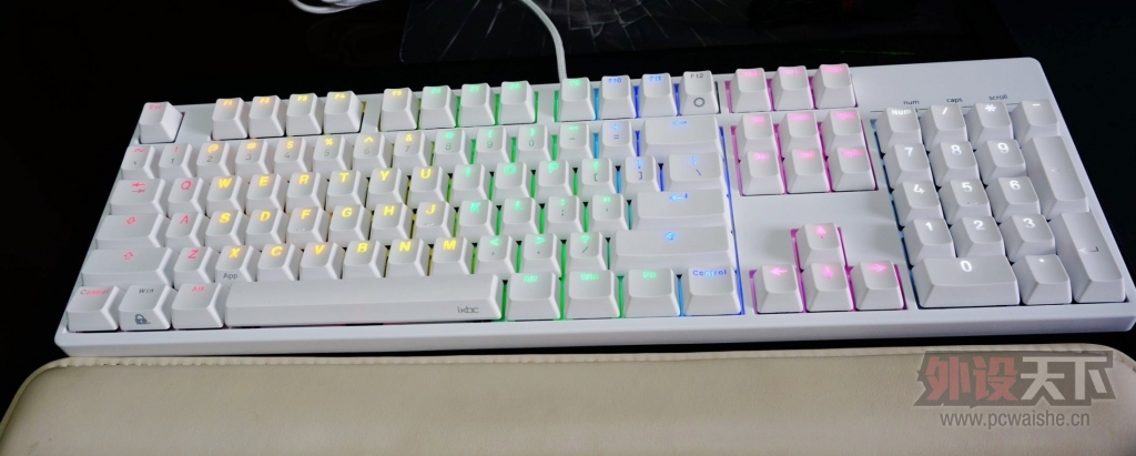 �޷��ֿ����ջ󡪡�kbc  G104��ɫ͸�⿪��