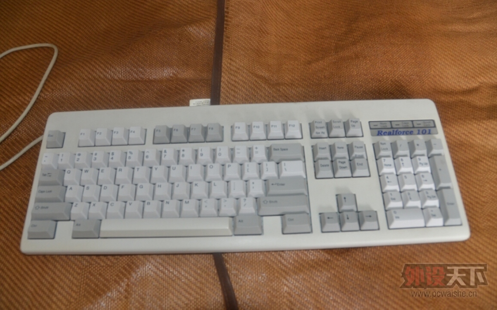���ɶ��� Realforce101�����У���ʣ pc360