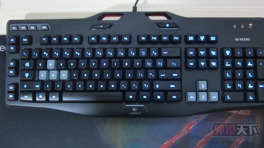 ��ɽ����̨���޼�G105+ZOWIE EC1 ��ѶDKVM-42U HDMIתVGA��