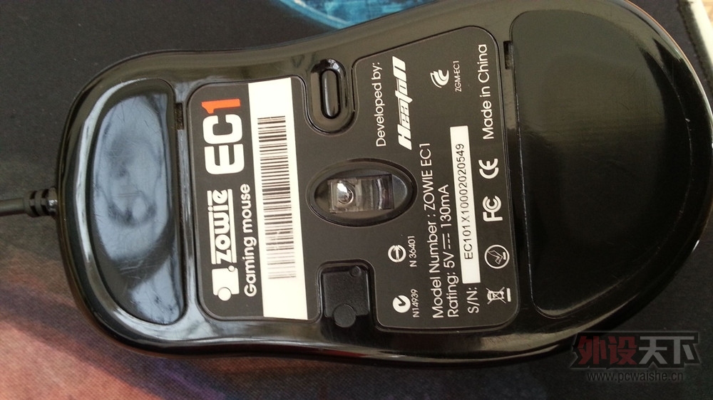 ��ɽ����̨���޼�G105+ZOWIE EC1 ��ѶDKVM-42U HDMIתVGA��