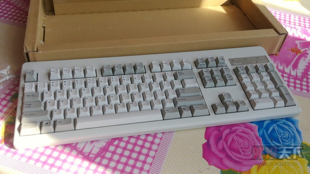 [������] RealForce 103U ��ɫ 9�� 1050 ��˳��