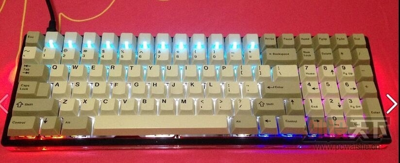 ���������ѳ�duck96���Ұ׺ڶ�ɫ��ñ��̫����ɫ�׵׺��ּ�ñ���չ���ɫӣ��3060