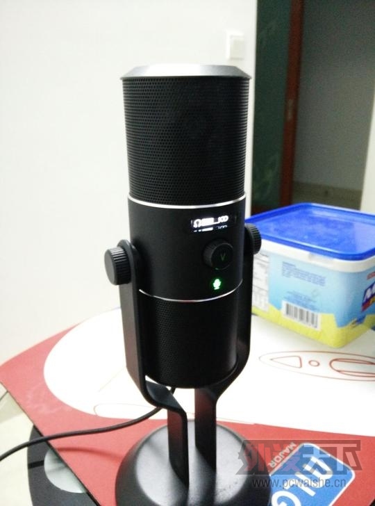 �����ݡ�95�� Razer ���� ħ������ Seiren USBרҵ�������