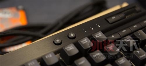 ��ת�ء�������K70 RBG���̿������