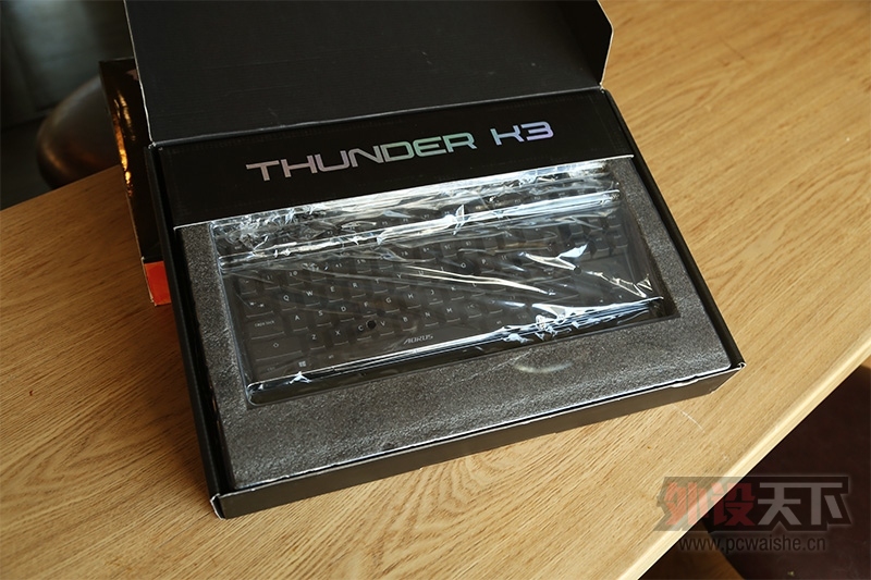 ������͵��ָ�  AORUS THUNDER K3��е��������