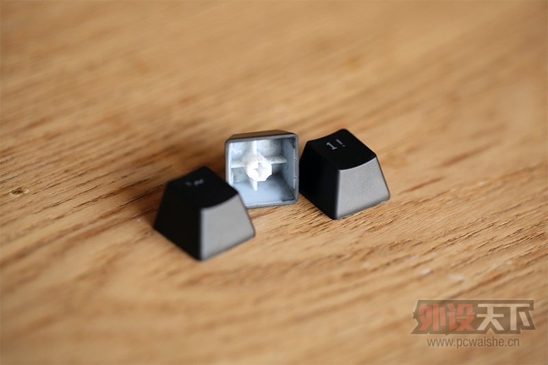 ������͵��ָ�  AORUS THUNDER K3��е��������