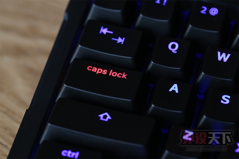 ������͵��ָ�  AORUS THUNDER K3��е��������