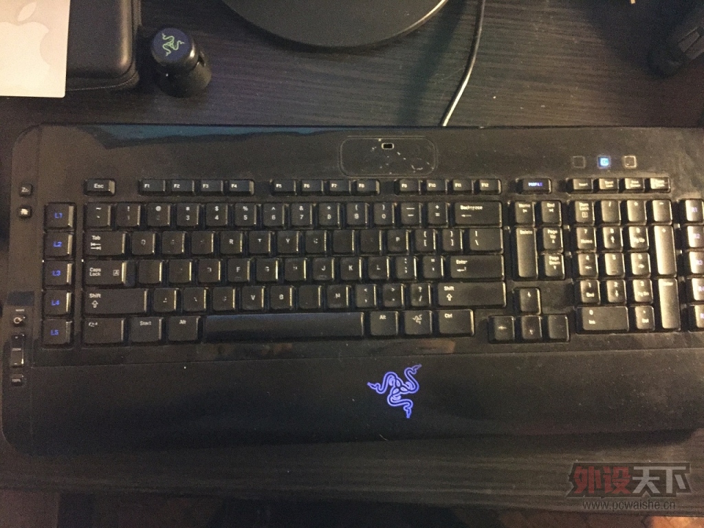 ���Ͼ�����Razer����������̣����߳��£�100