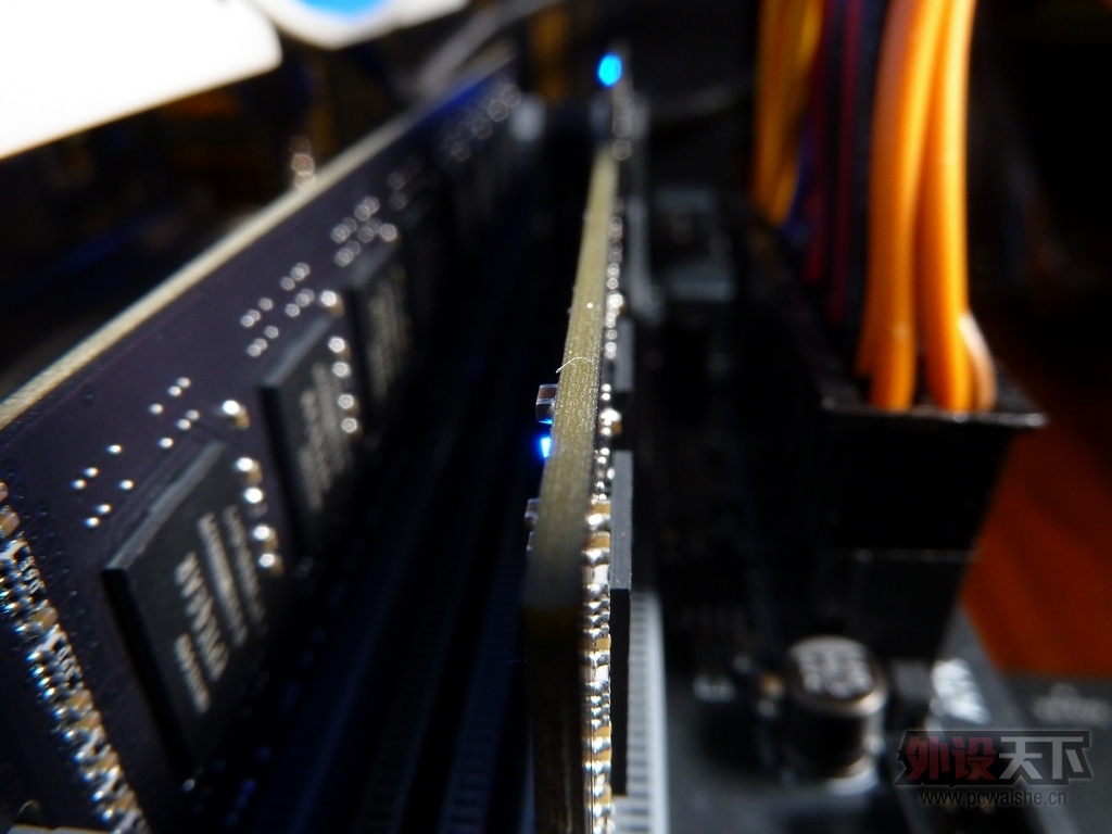 ����Z97X-UD3H����+Epicgear�켫1600MHzְҵ�羺�ڴ����ֳ�Ƶ����