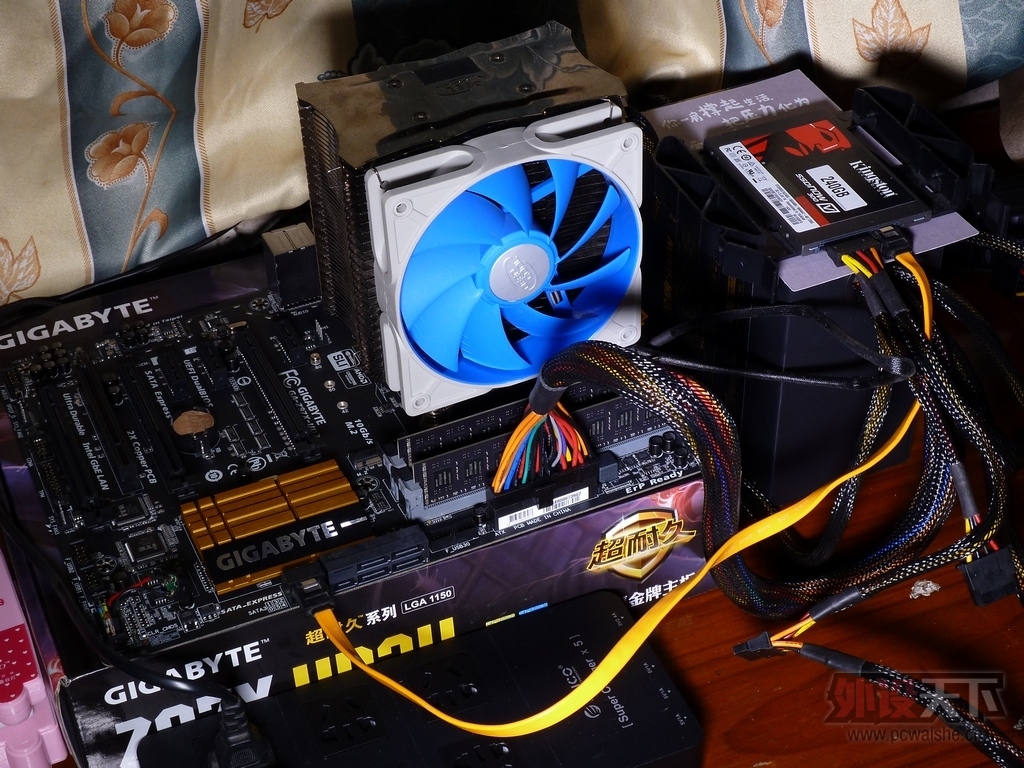 ����Z97X-UD3H����+Epicgear�켫1600MHzְҵ�羺�ڴ����ֳ�Ƶ����