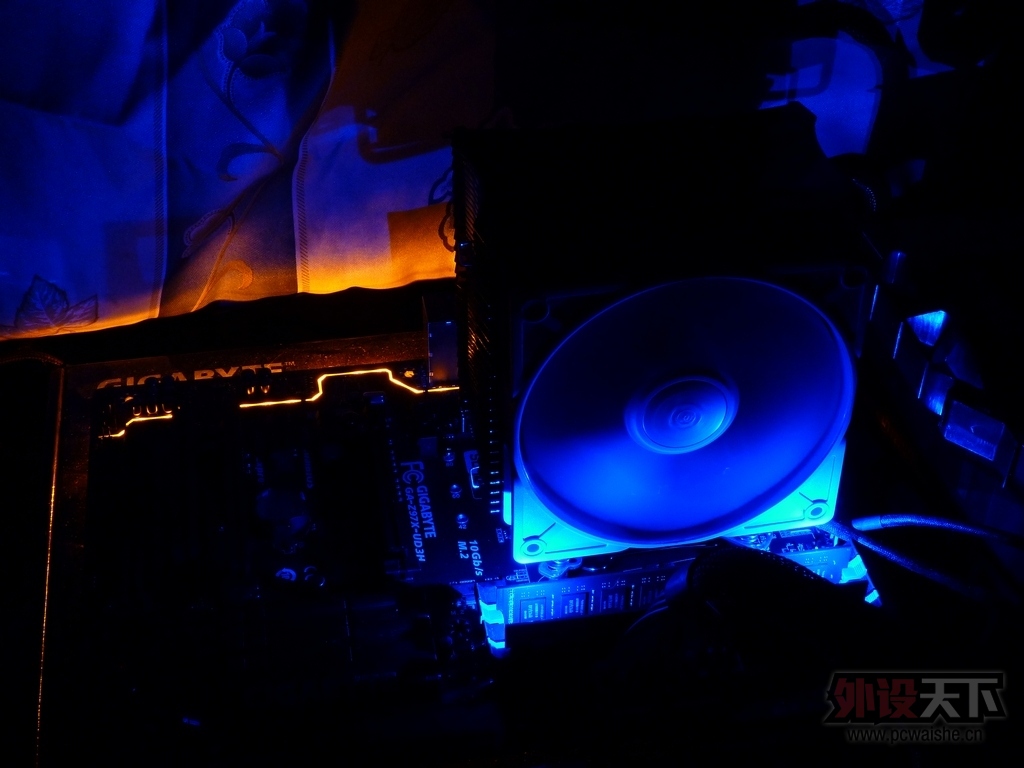 ����Z97X-UD3H����+Epicgear�켫1600MHzְҵ�羺�ڴ����ֳ�Ƶ����