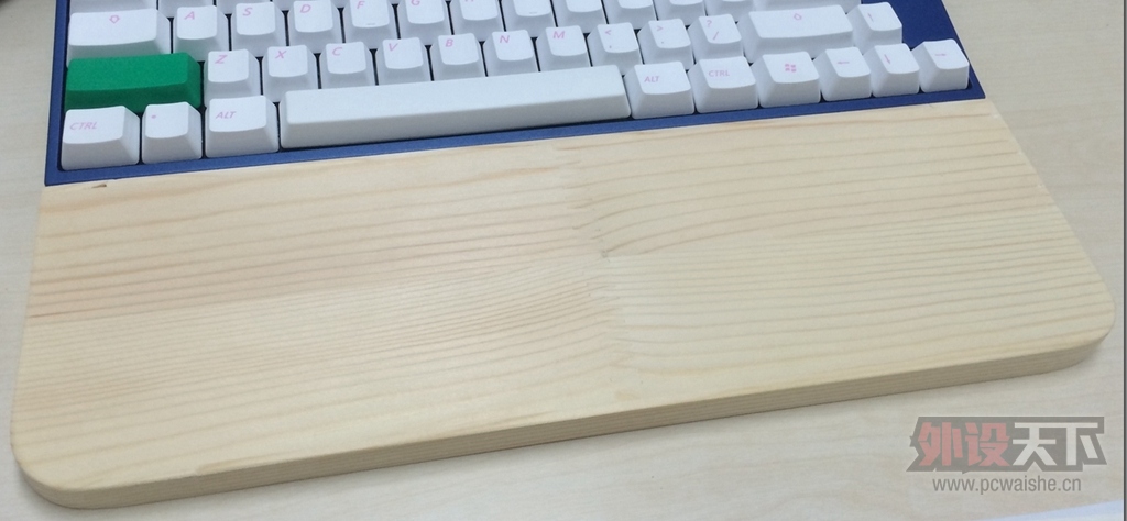 ���ѳ��� Leopold  FC66OM ���� ��ɫ������