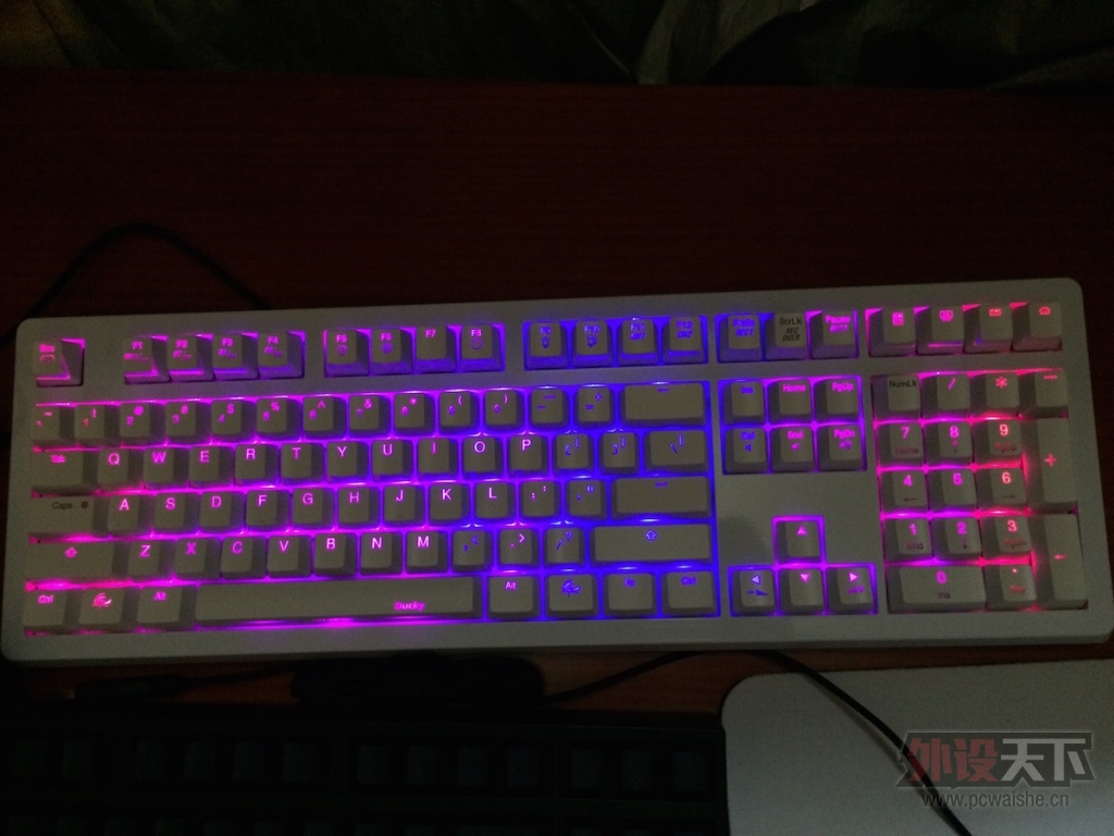 ���Ϻ����Ѵ󵶣�ducky S4��ɫ�ر�� ���� 850