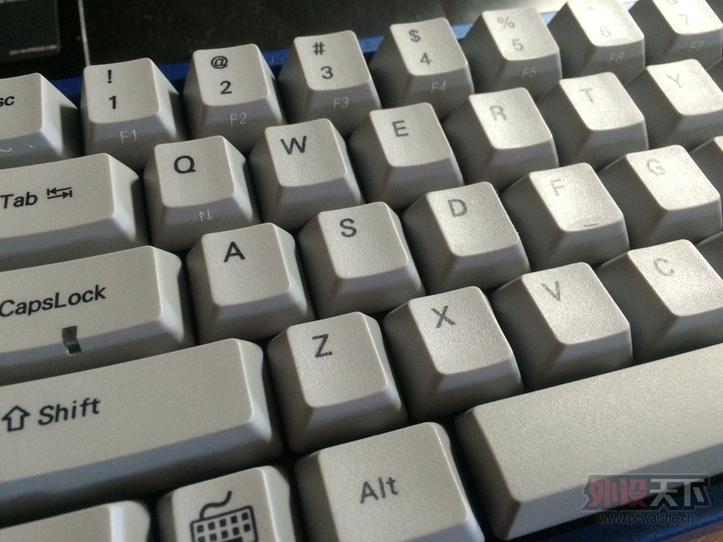 ���ѳ��� Leopold  FC66OM ���� ��ɫ������