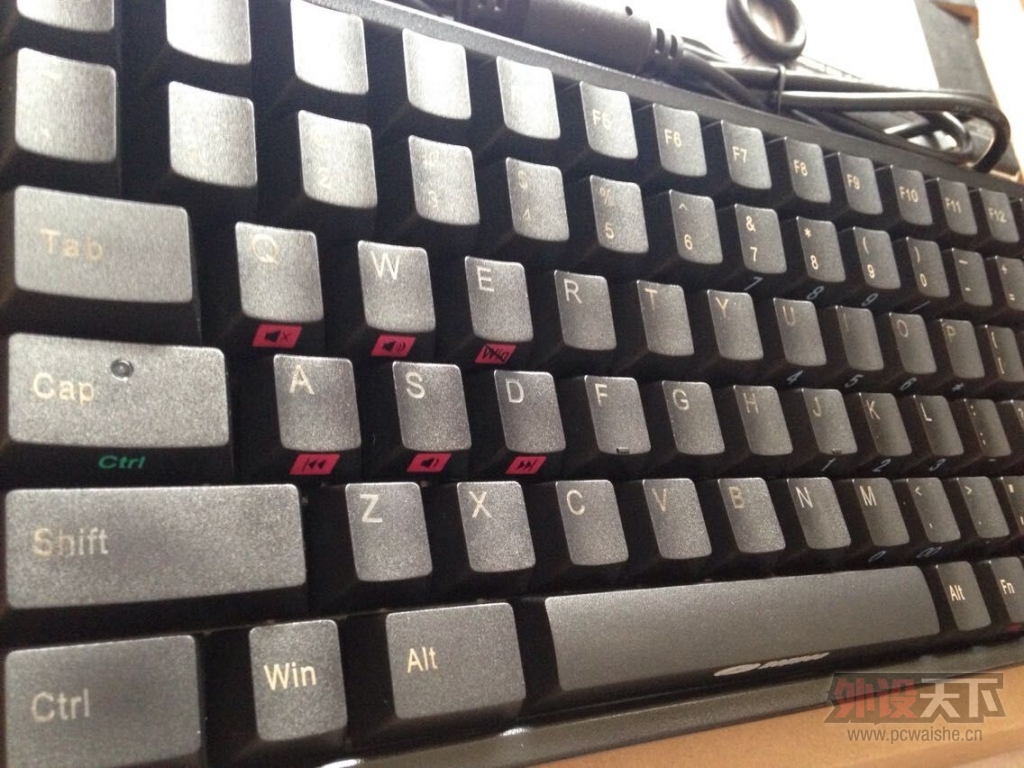 ���ѳ���Noppoo Choc 84mini ��ɫ���ᣬ9�£�250����