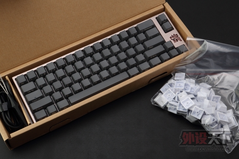 ����������ӣ�ң���˶�������壬����޼��������ޣ����ߣ����豪