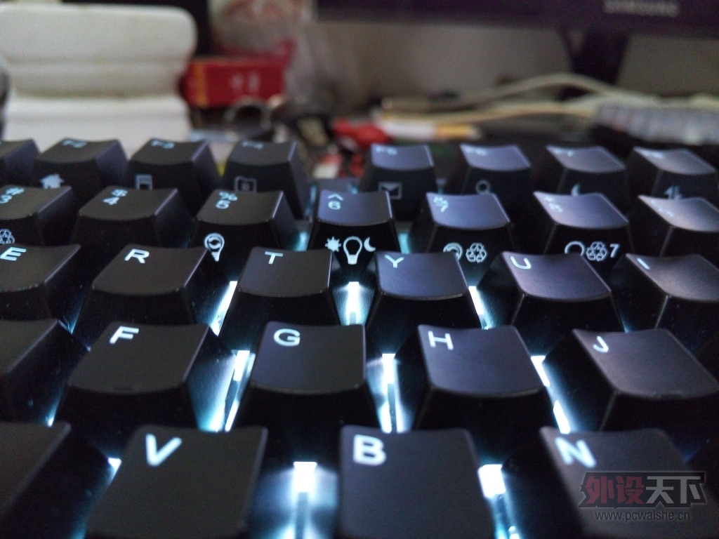 �����ۡ��ѳ�.���������RK104��RGB�����ݼ���ȫ��55G