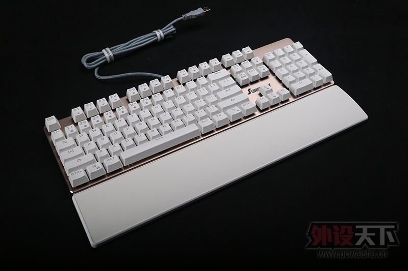 Ϊ��Ϸ���� ɭ����SK-V628����Ы�ʺ��е����