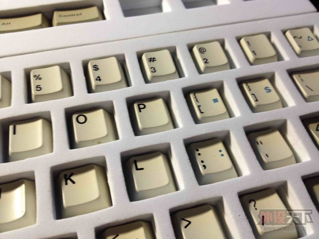 ���Ͼ������ݡ����RAW COD�档 zune30��1800�Ұ׶�ɫ�ѳ�