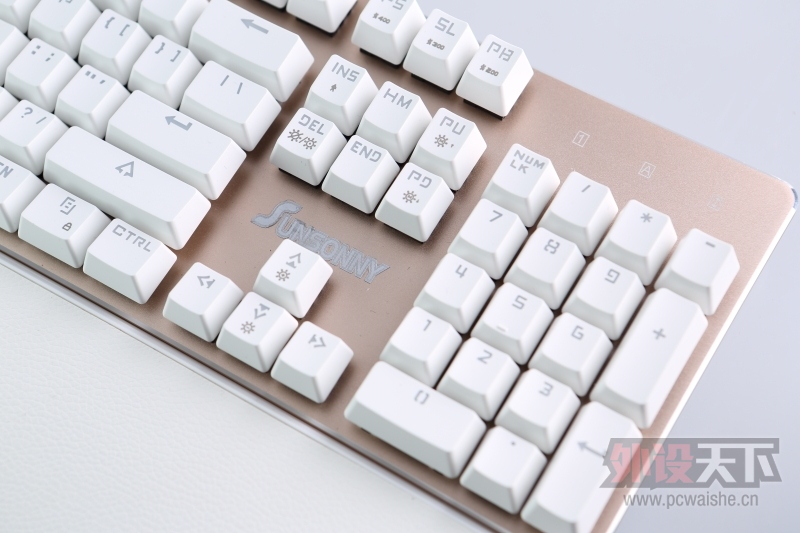 �����᡿��Ϸ����֮ɭ�������ЫV628 RGB �����