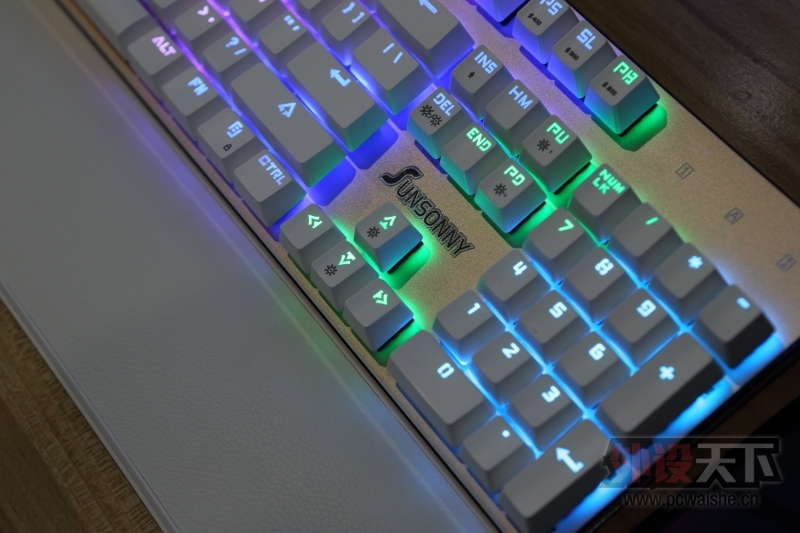 �����᡿��Ϸ����֮ɭ�������ЫV628 RGB �����