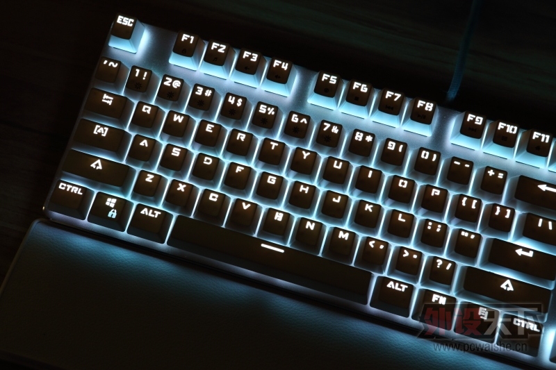 �����᡿��Ϸ����֮ɭ�������ЫV628 RGB �����