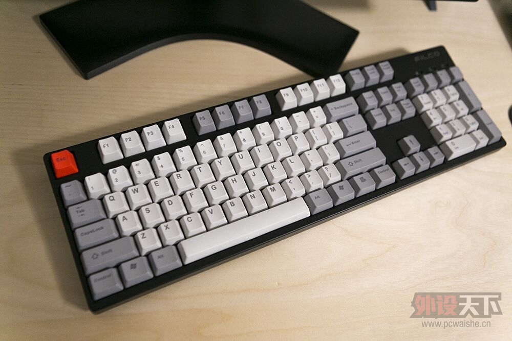 ��������ͬ��PBT 104 �Ұ׸��ż�ñһ�ף�