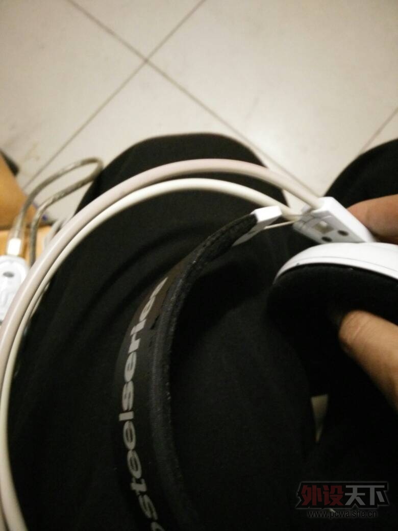 ��ɽ����������������V1��ɫ��