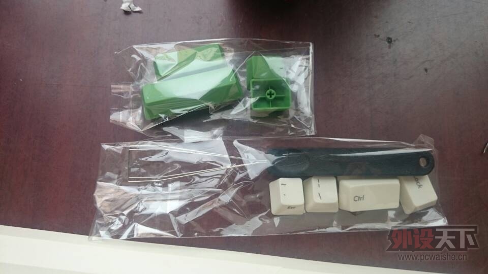 ���½�����minila air ��ɫ���� 1100����Ͷ