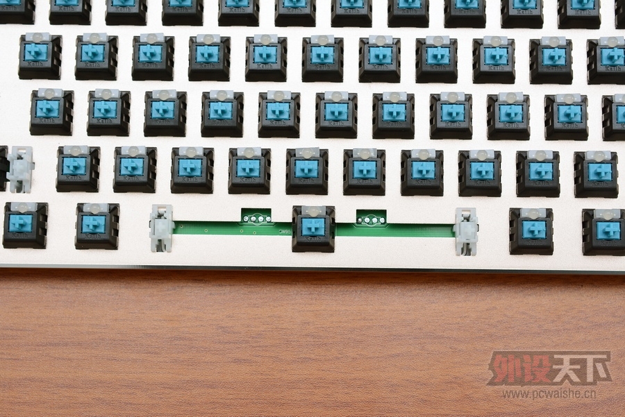 ���ա����ϳ��������Ĺ���RGB��ɭ����V628��������