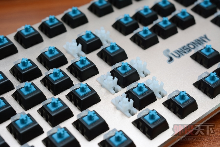 ���ա����ϳ��������Ĺ���RGB��ɭ����V628��������