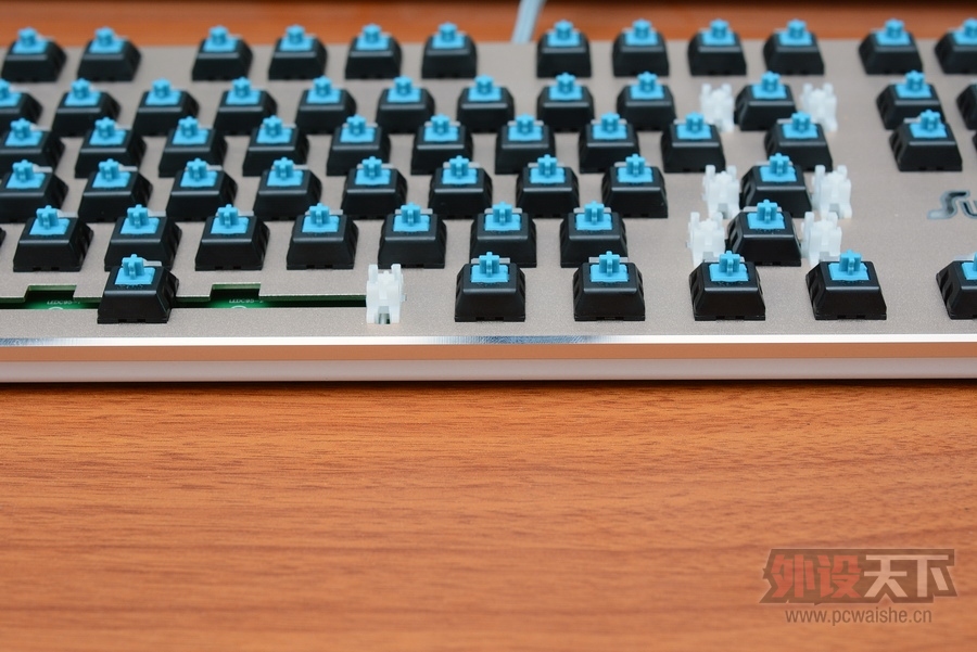 ���ա����ϳ��������Ĺ���RGB��ɭ����V628��������