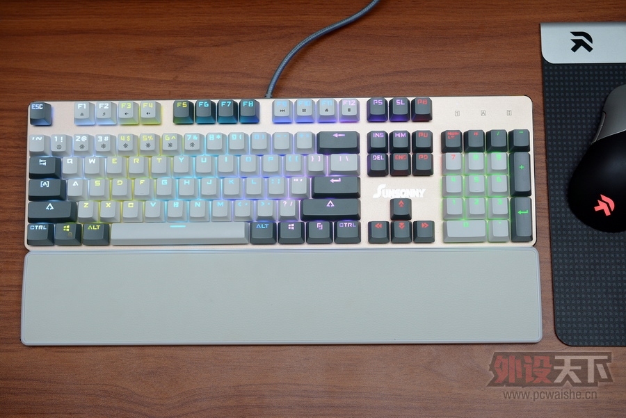 ���ա����ϳ��������Ĺ���RGB��ɭ����V628��������