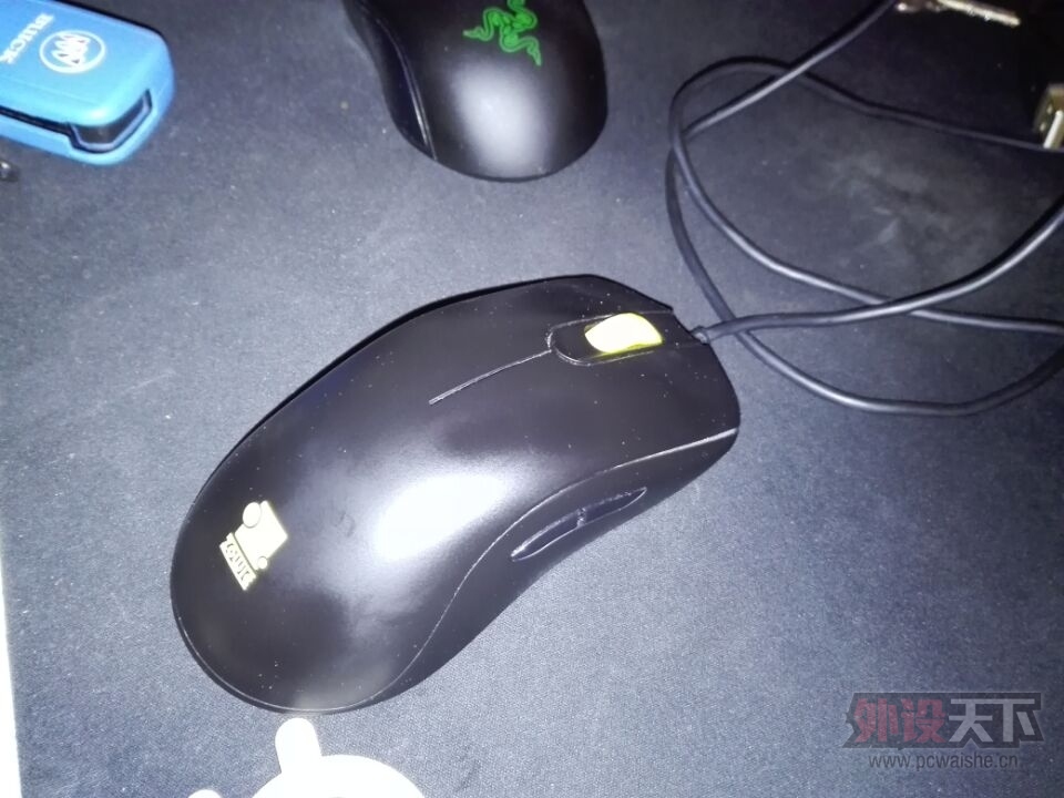 [�Ϻ�]��8���µ�Zowie FK