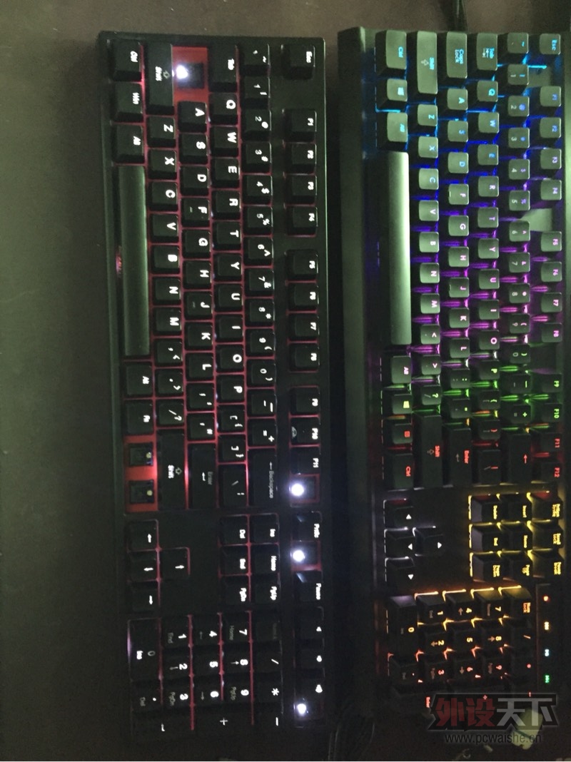 �����������ݳ��������ÿ���108��ɫӣ�Һ���