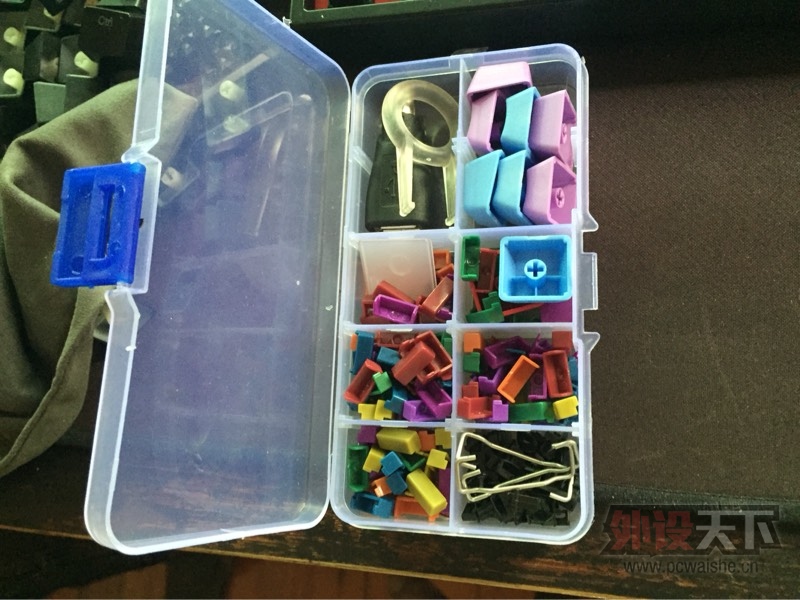 �����������ݳ��������ÿ���108��ɫӣ�Һ���