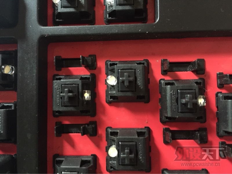 �����������ݳ��������ÿ���108��ɫӣ�Һ���