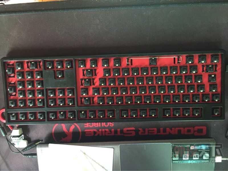 �����������ݳ��������ÿ���108��ɫӣ�Һ���