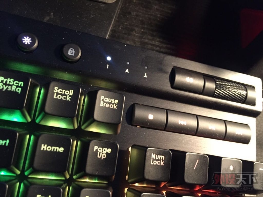 ���Ϻ��������� K70 RGB ���� 9�� 1200��˳���