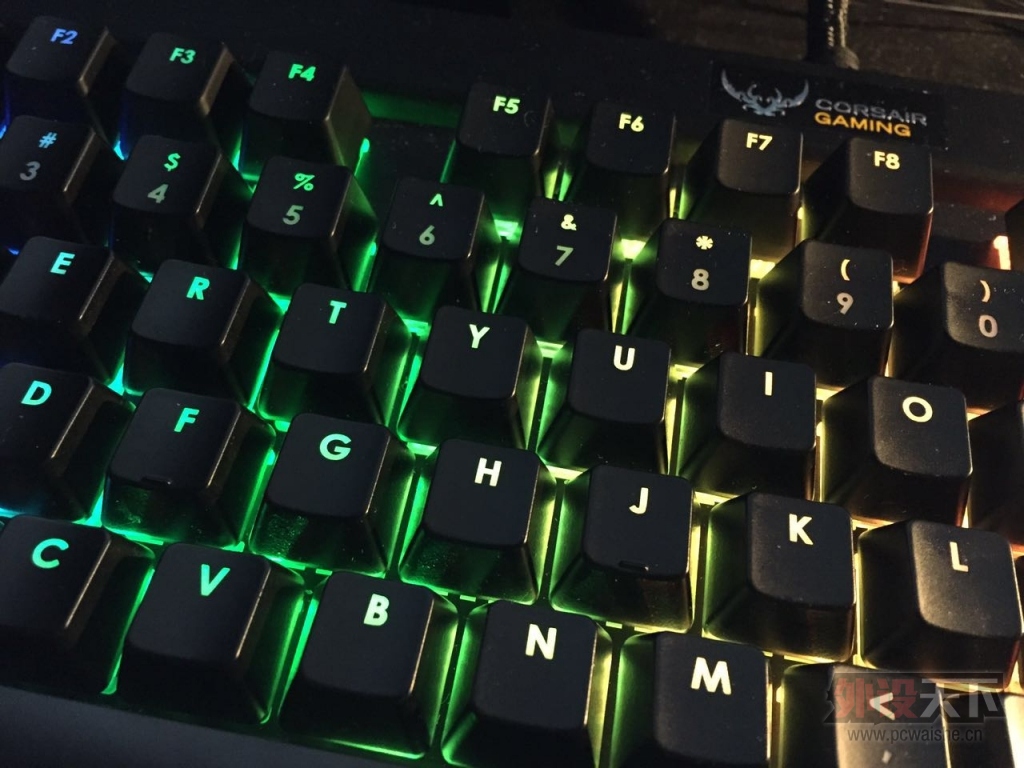 ���Ϻ��������� K70 RGB ���� 9�� 1200��˳���